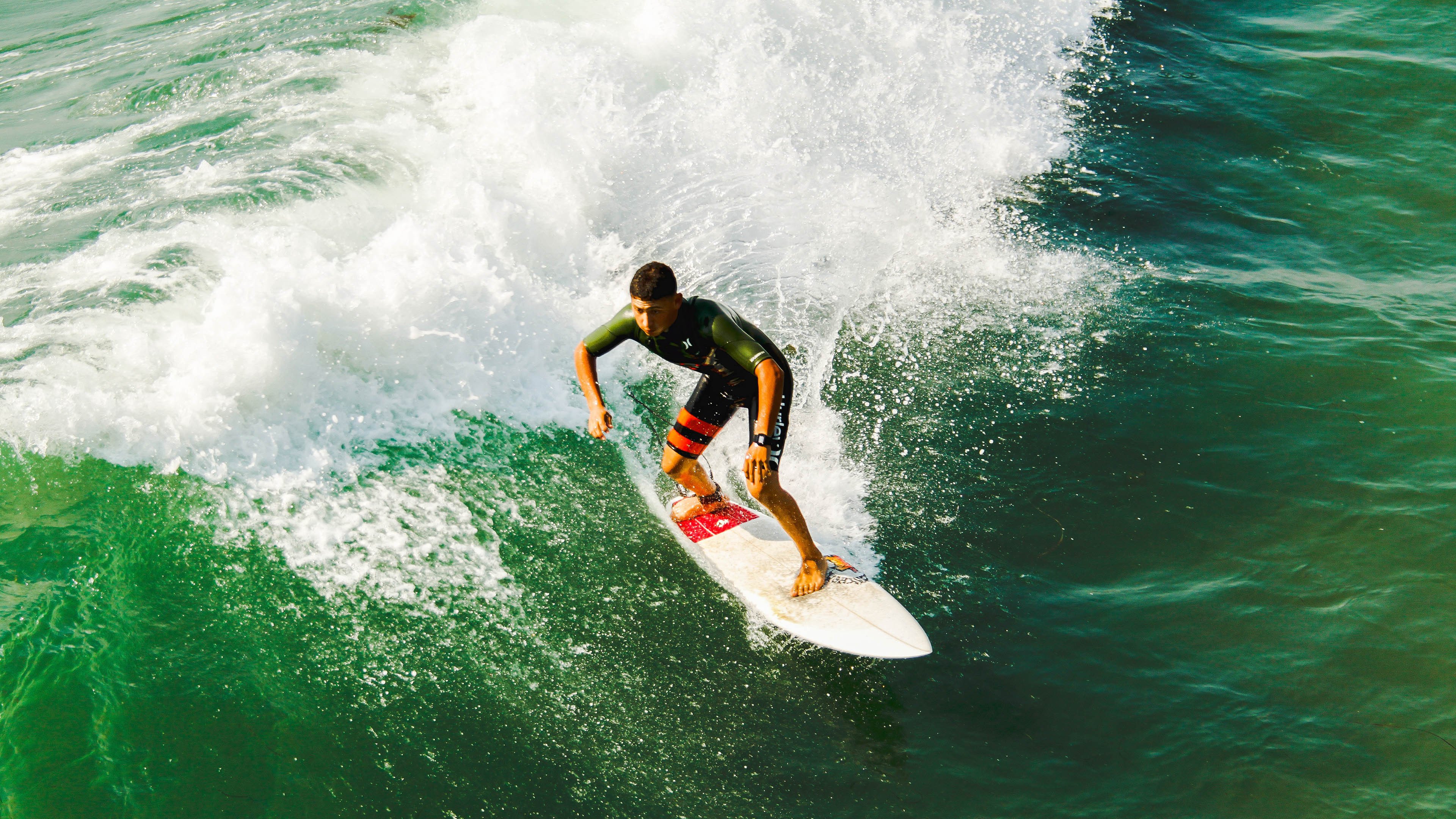 快船小前锋晒家庭合照感谢支持力量，快船大前锋