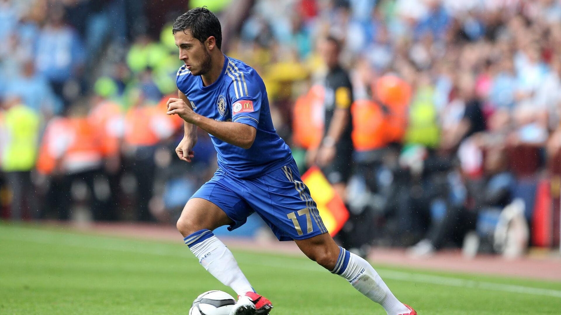 提升用户参与度的互动式体育新闻平台，用户互动体验